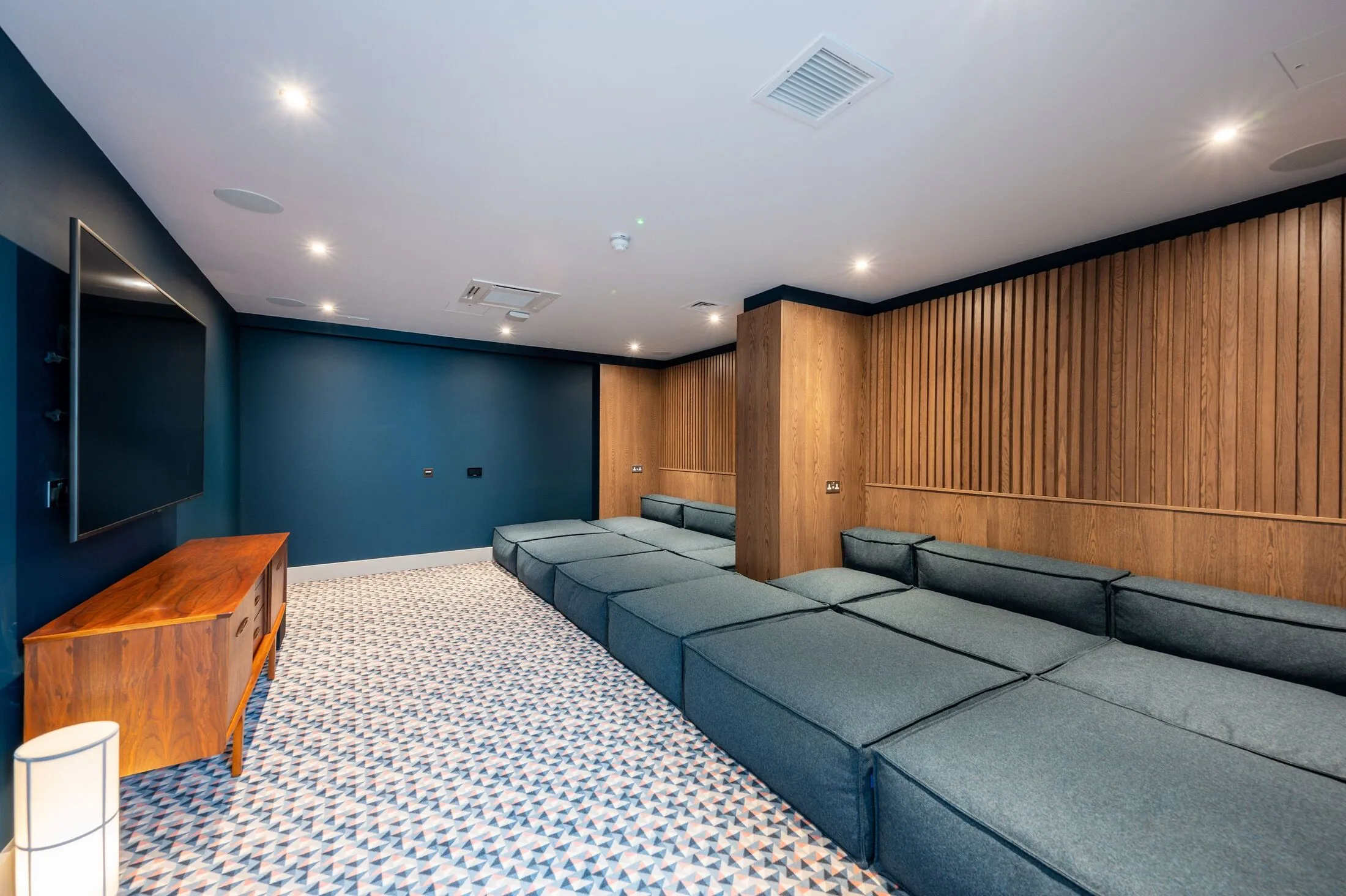 Flat Wellesley Road in Greater London