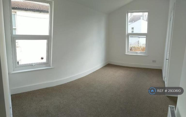 Room St Leonards Road in Southend-on-Sea