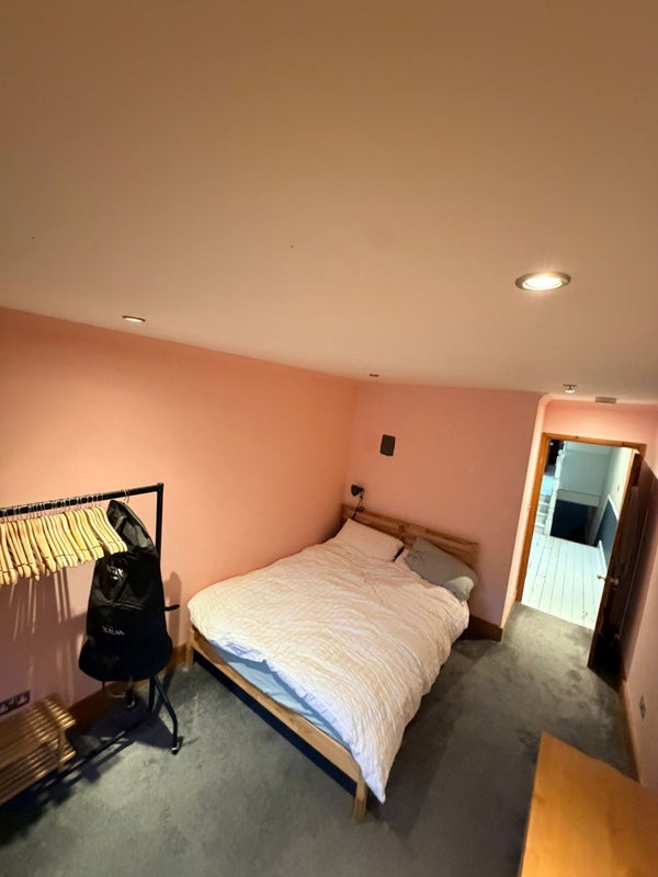 Room Frobisher Road in Greater London