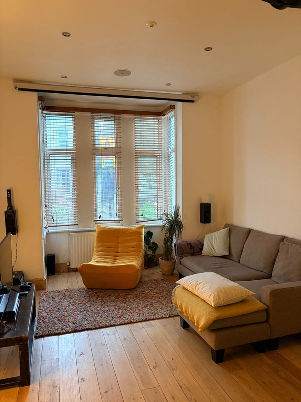 Room Frobisher Road in Greater London