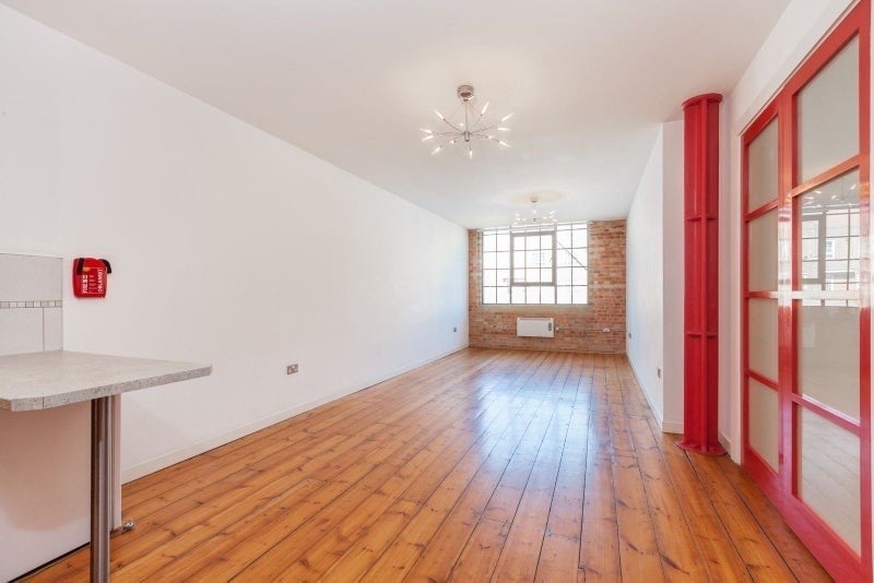 Room Back Church Lane in Greater London
