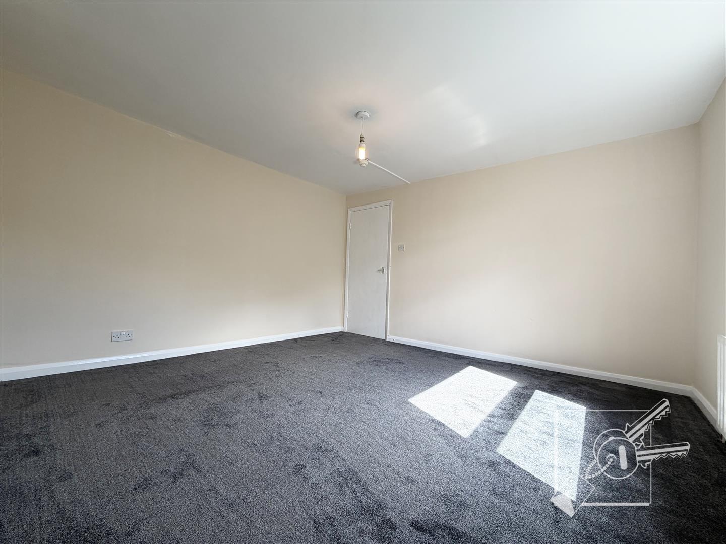 Flat Royal Pier Road in Gravesham