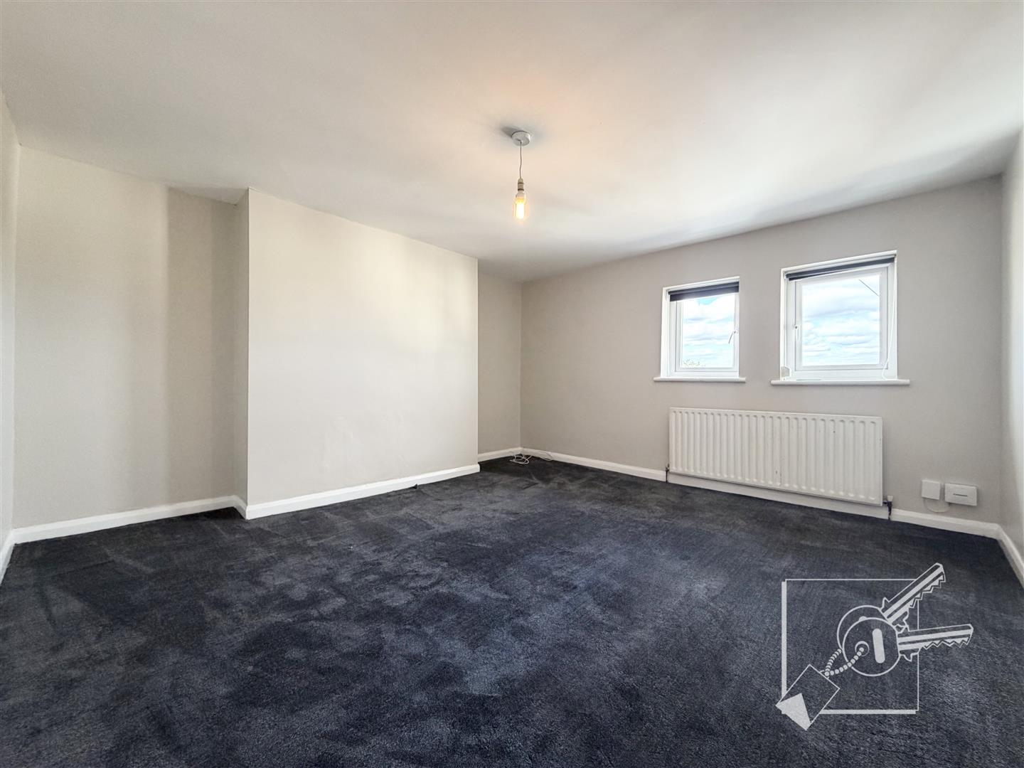 Flat Royal Pier Road in Gravesham