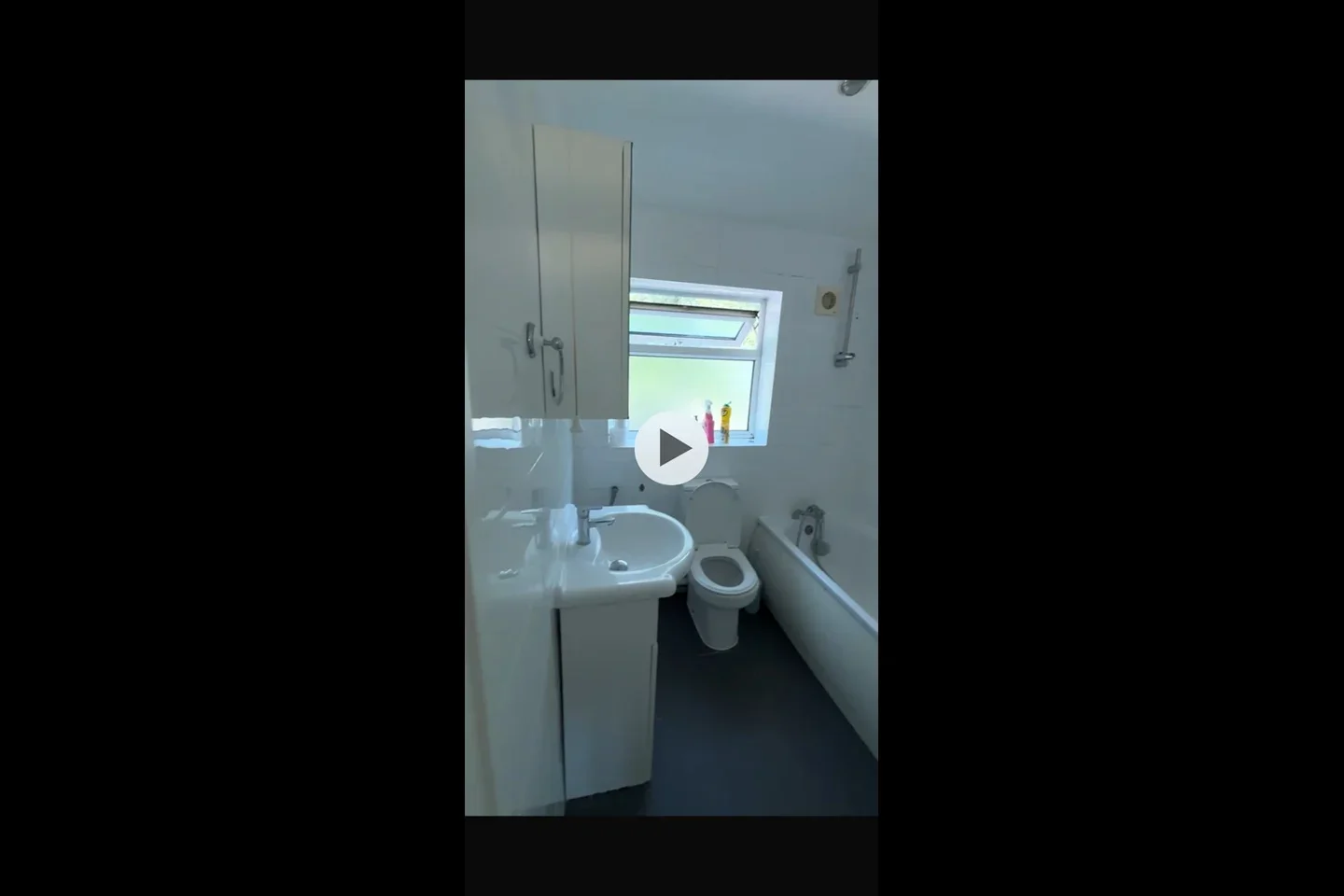House Worcester Crescent in Greater London
