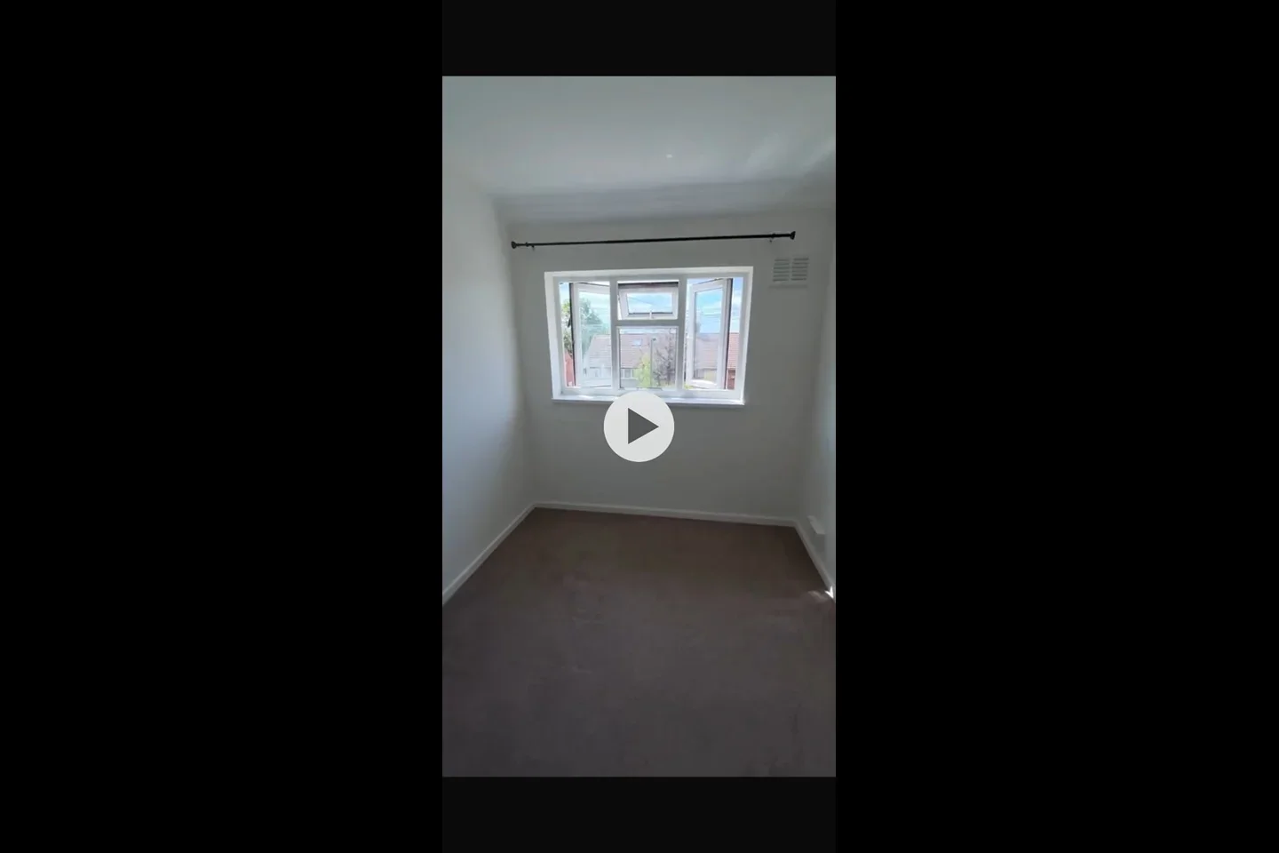 House Worcester Crescent in Greater London