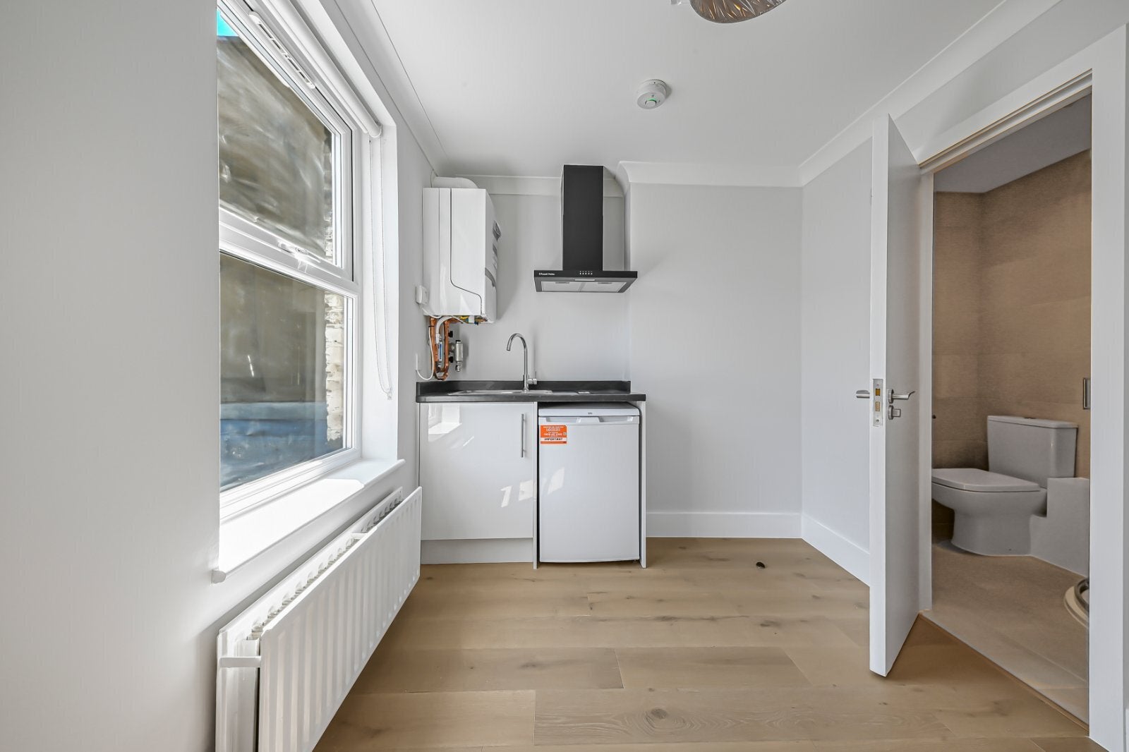 Flat Iverson Road in Greater London