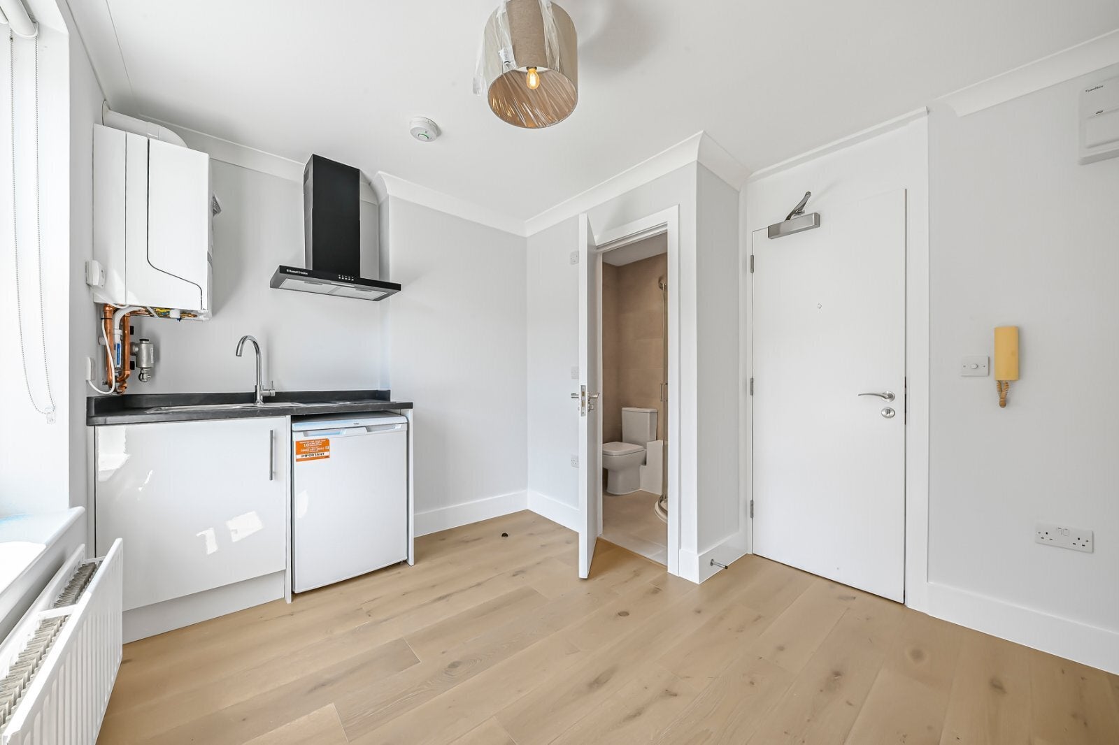 Flat Iverson Road in Greater London