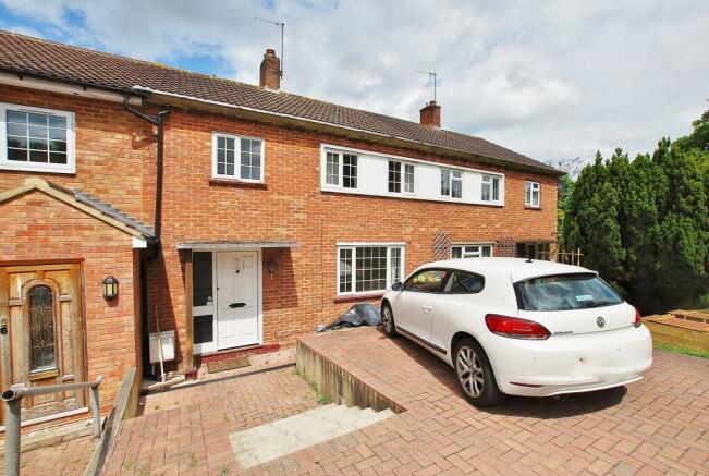 House Bushy Hill Drive in Guildford