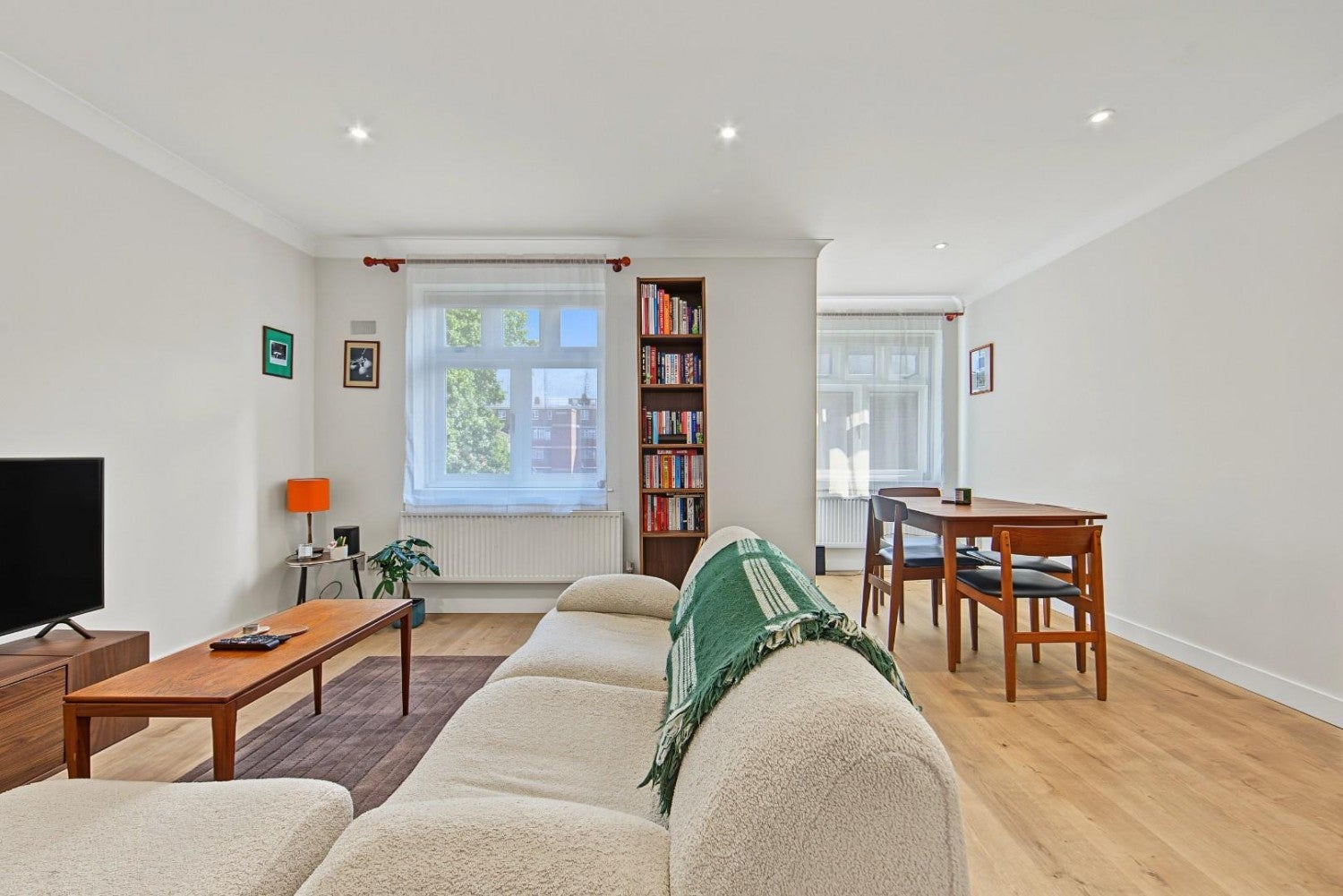 Flat Matthias Road in Greater London