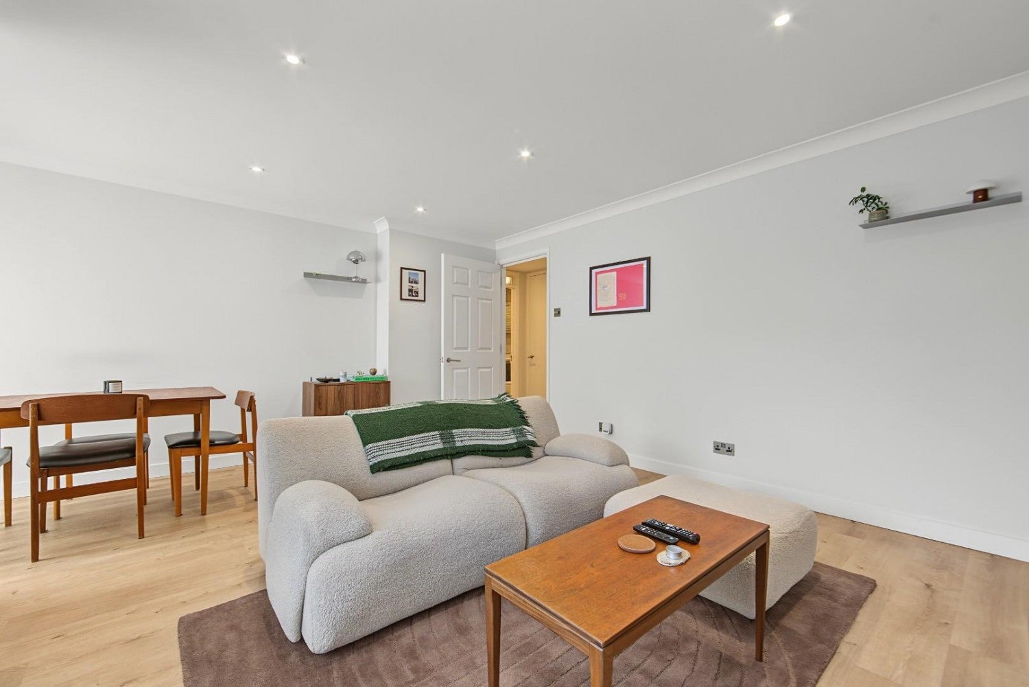 Flat Matthias Road in Greater London