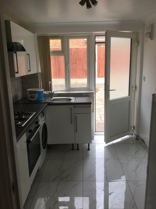 Room Clare Road in Maidenhead
