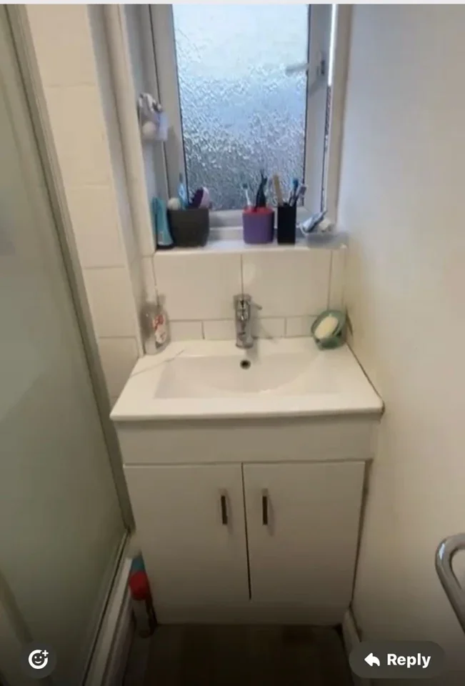 Room Myrtle Road in Greater London