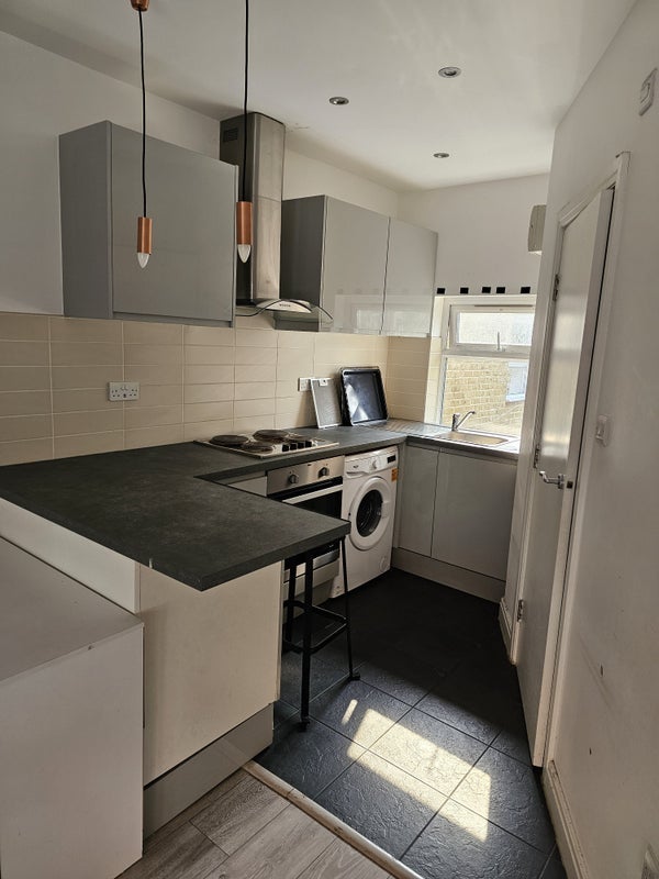 Flat Fulham Palace Road in Greater London