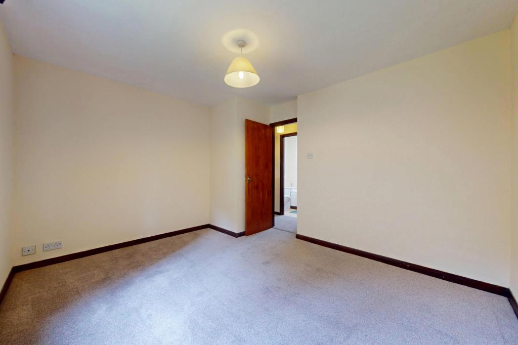 Flat Norwood Gardens in Ashford