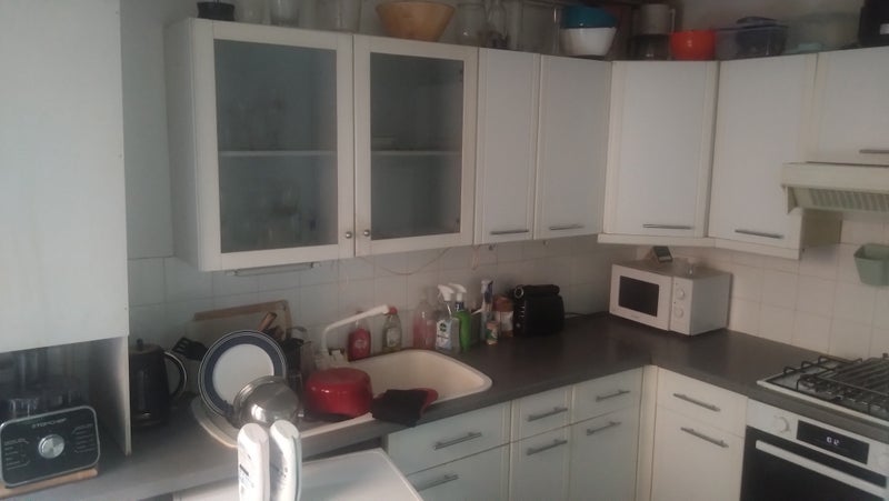 Room Parkgate Road in Greater London