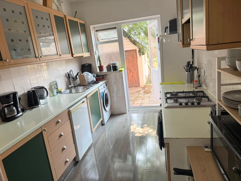 Room Friary Road in Greater London