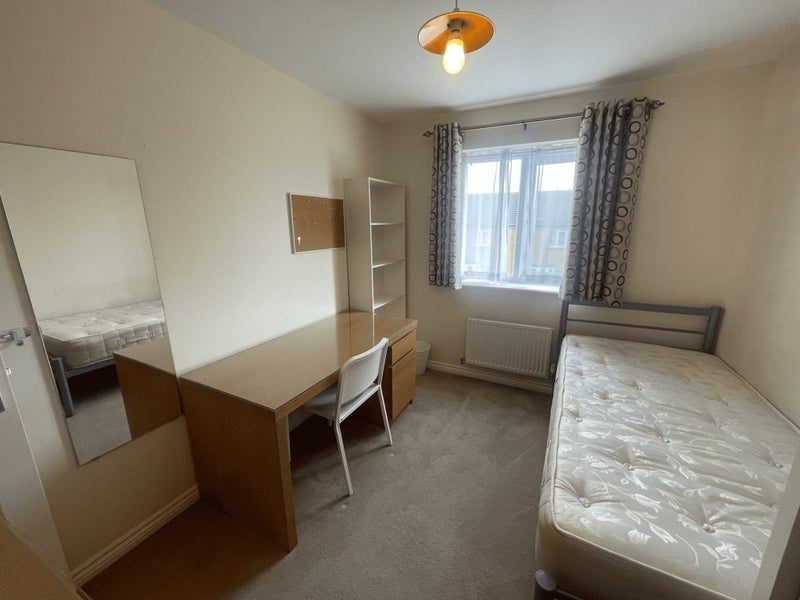 Room Cherry Tree Drive in Coventry