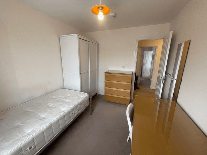 Room Cherry Tree Drive in Coventry