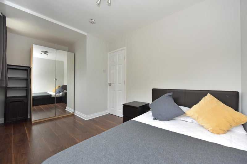 Room Tresham Crescent in City of Westminster