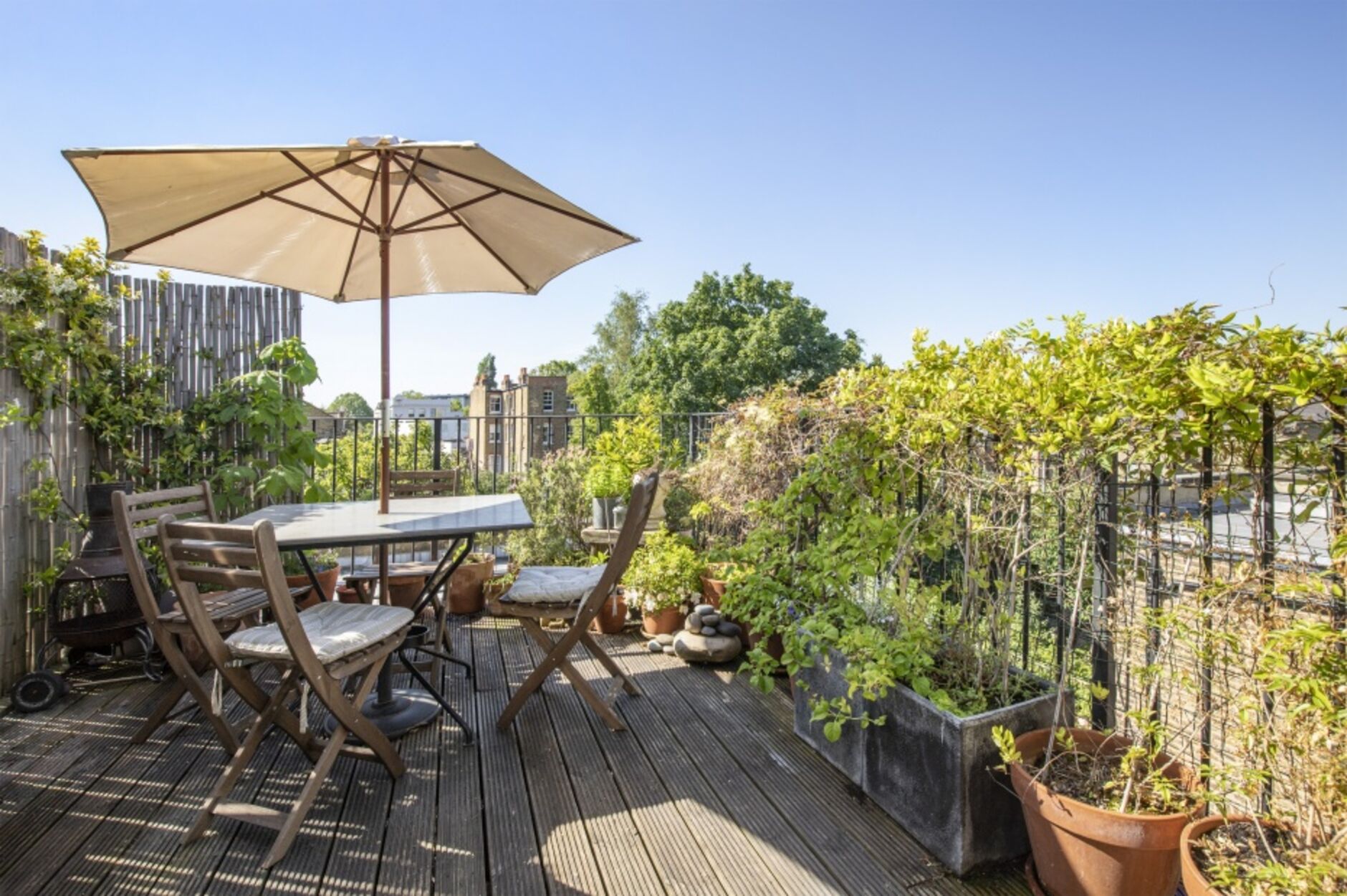 House Findon Road in Greater London
