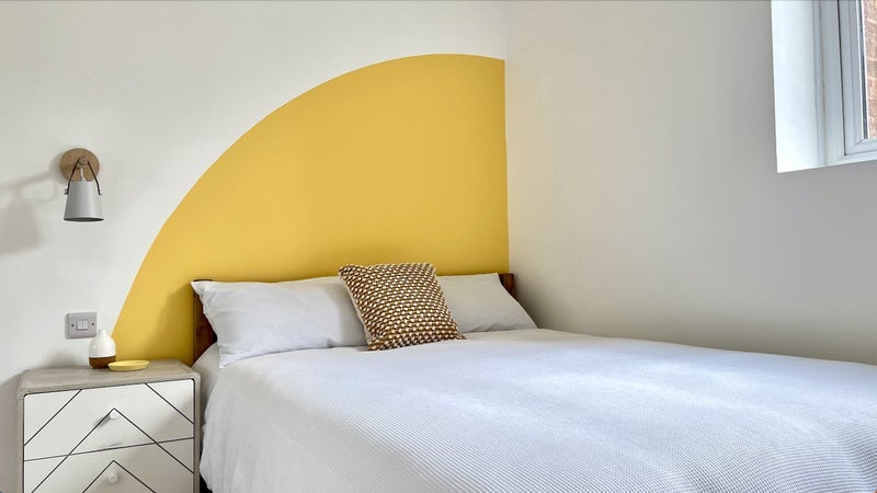 Room Cranbrook Road in Poole