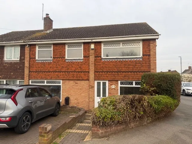 House Mayplace Avenue in Greater London
