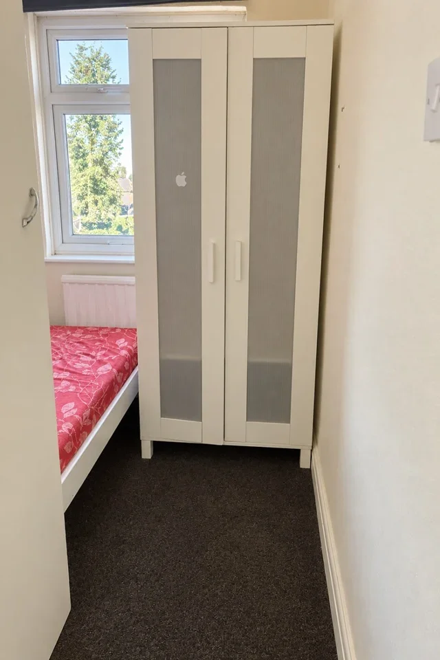 Room Burnham Gardens in Greater London
