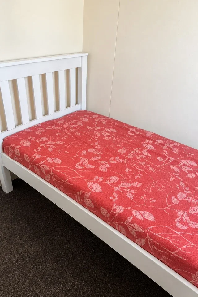Room Burnham Gardens in Greater London
