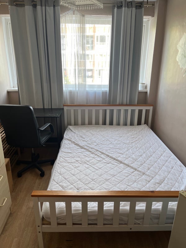 Room Tildesley Road in Greater London