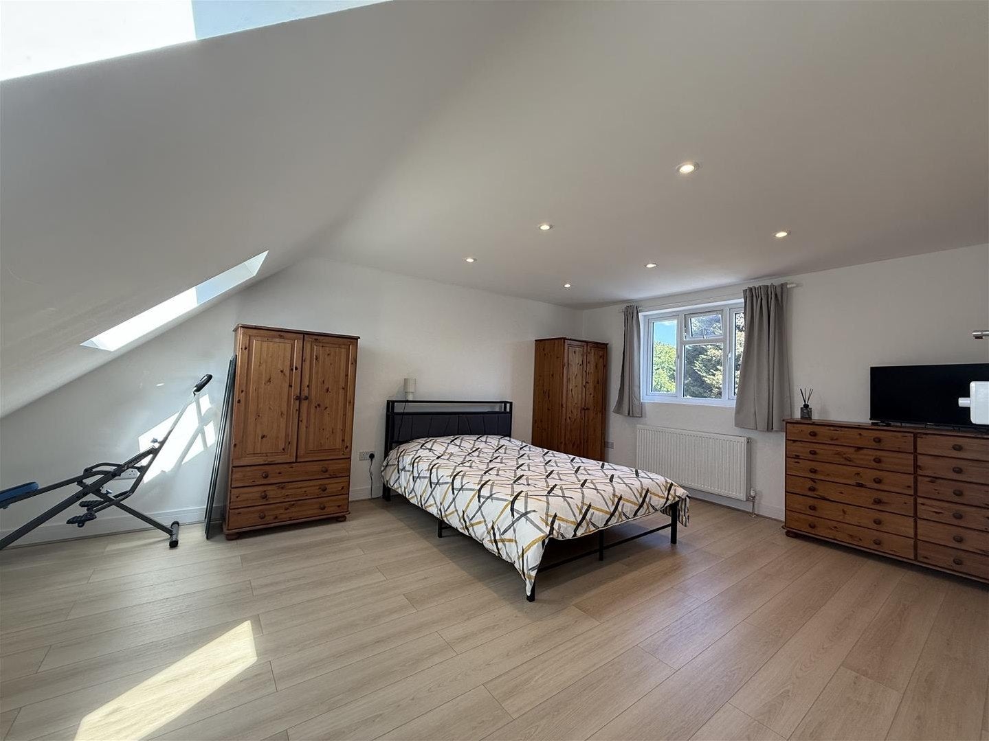 Room Monks Park in Greater London
