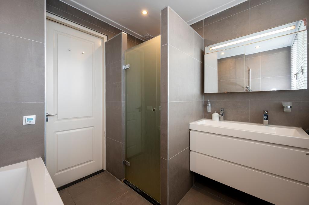 Appartement te huur: Koninginneweg, Amsterdam
