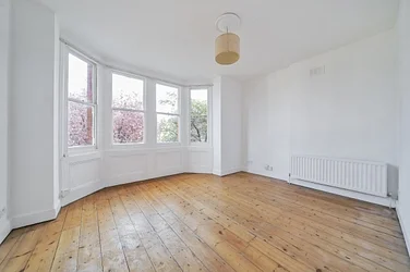 Flat Madeira Road in Greater London