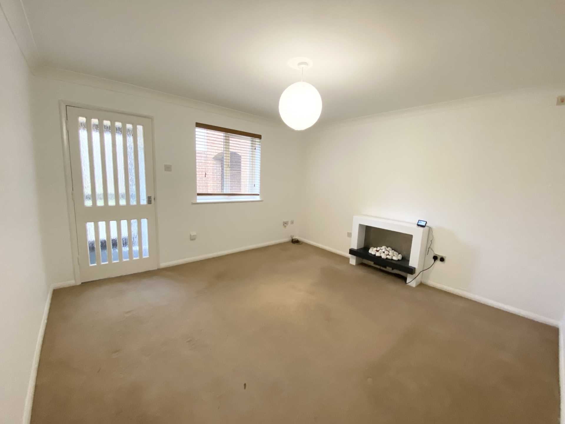 Flat Pemberton Avenue in Ingatestone