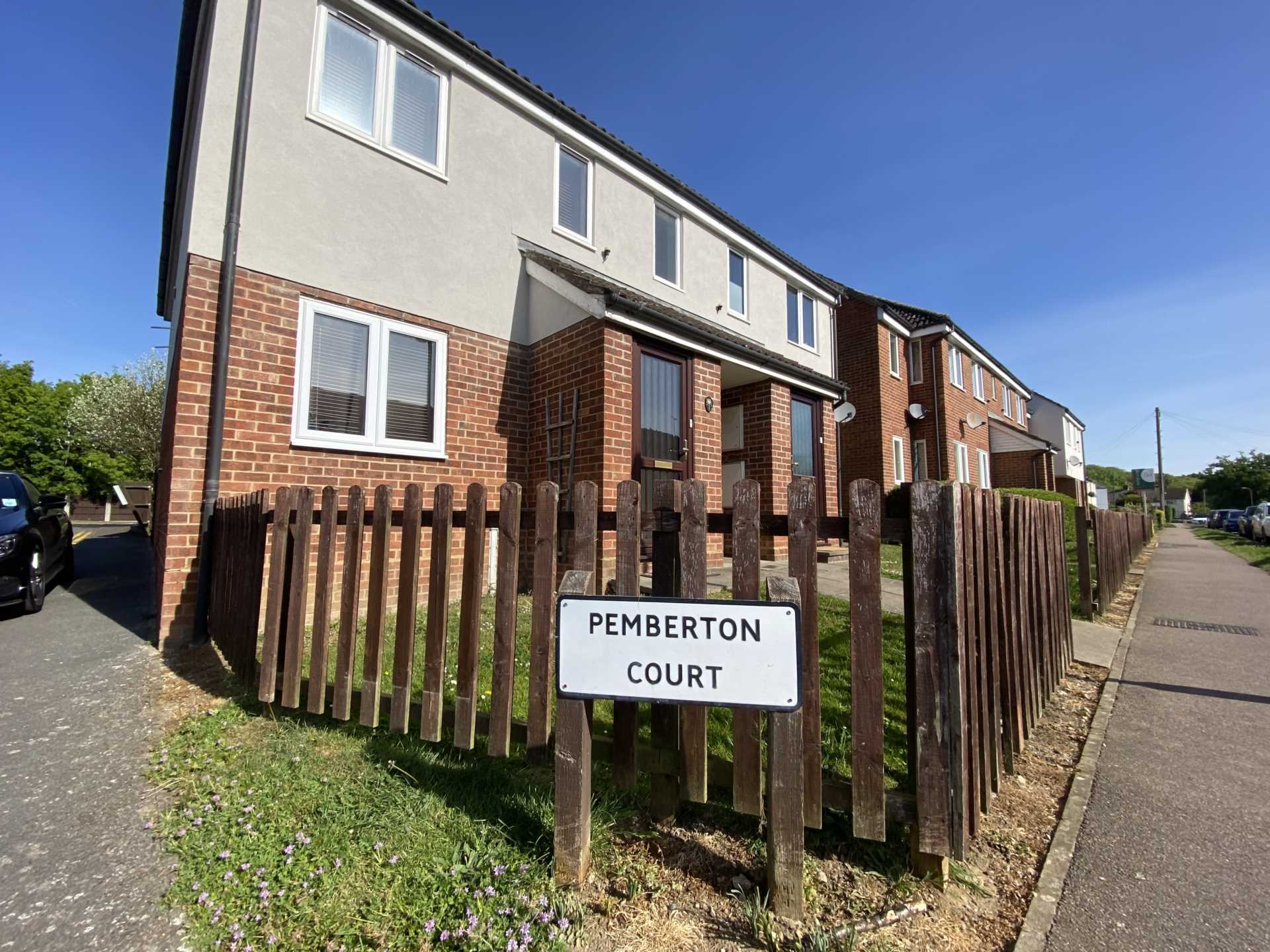 Flat Pemberton Avenue in Ingatestone