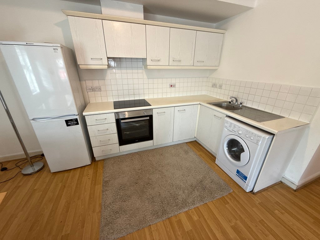 Flat New Belvedere Close in Trafford