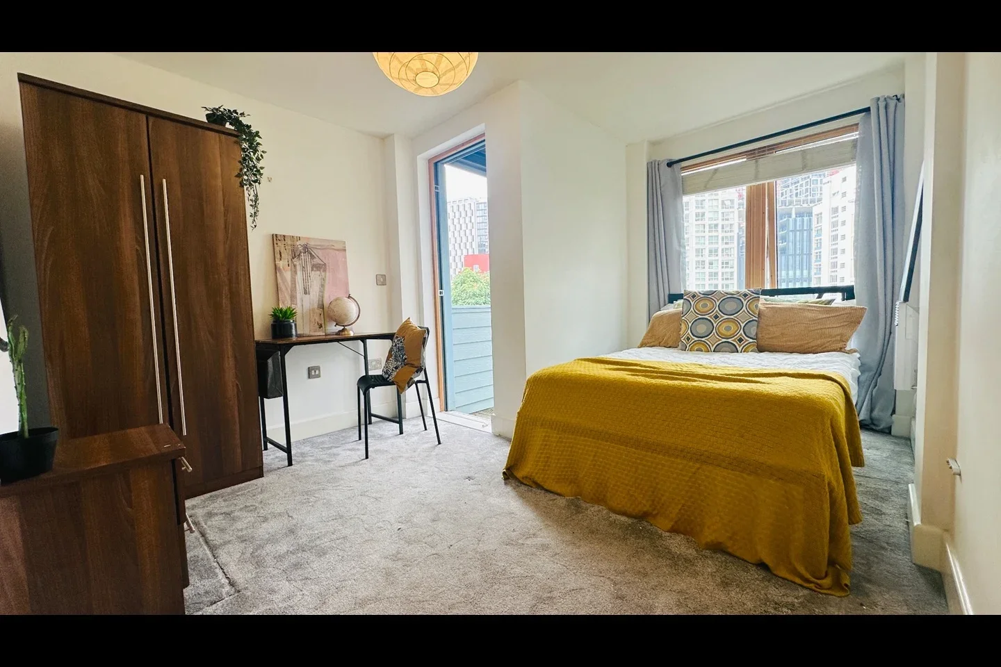Room Rockingham Street in Greater London