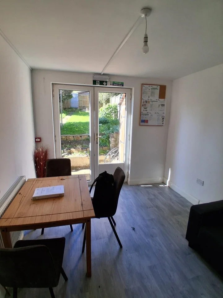 Room Cowper Street in Luton