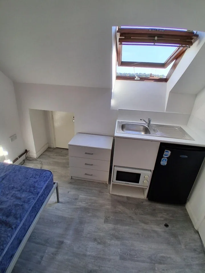 Room Cowper Street in Luton