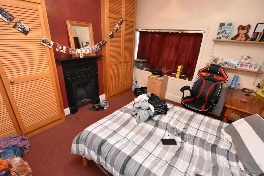 Flat Bournbrook Road in Birmingham