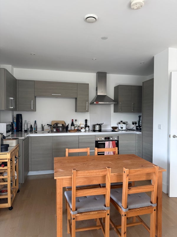Room Elsa Street in Greater London