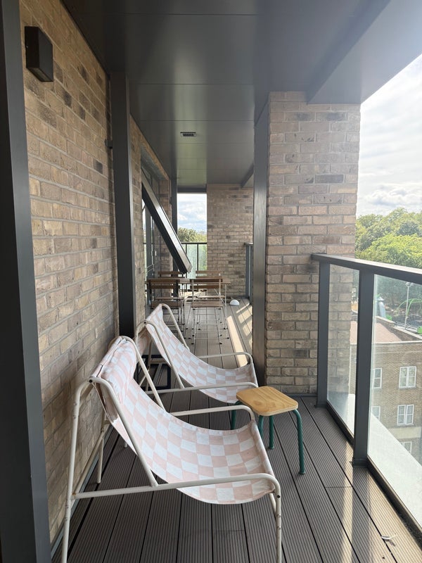Room Elsa Street in Greater London