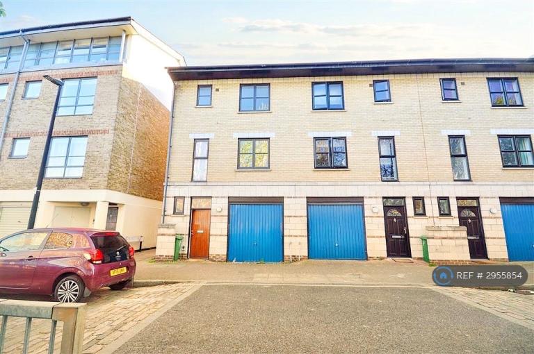 House Hellings Street in Greater London