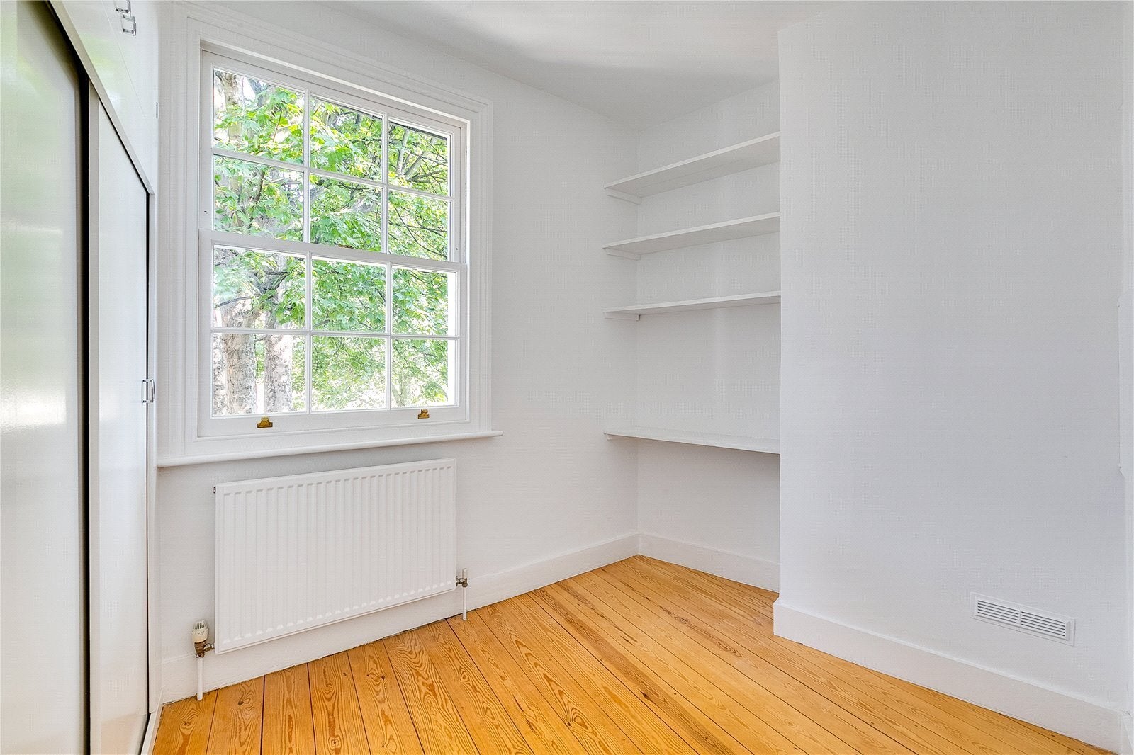 Flat Dagmar Terrace in Greater London
