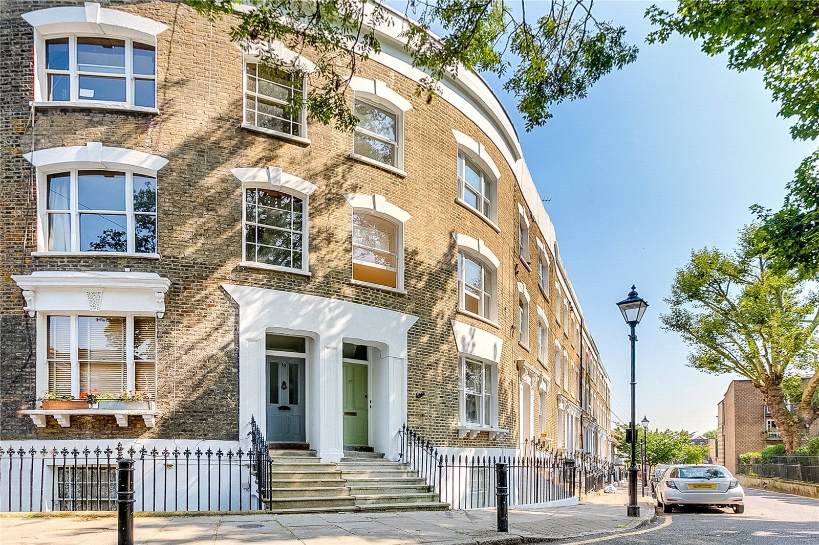 Flat Dagmar Terrace in Greater London