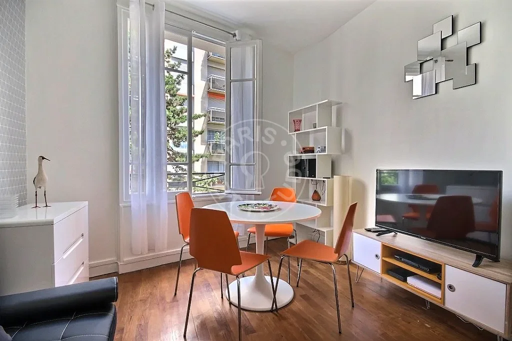 Flat Rue des Renaudes in Paris