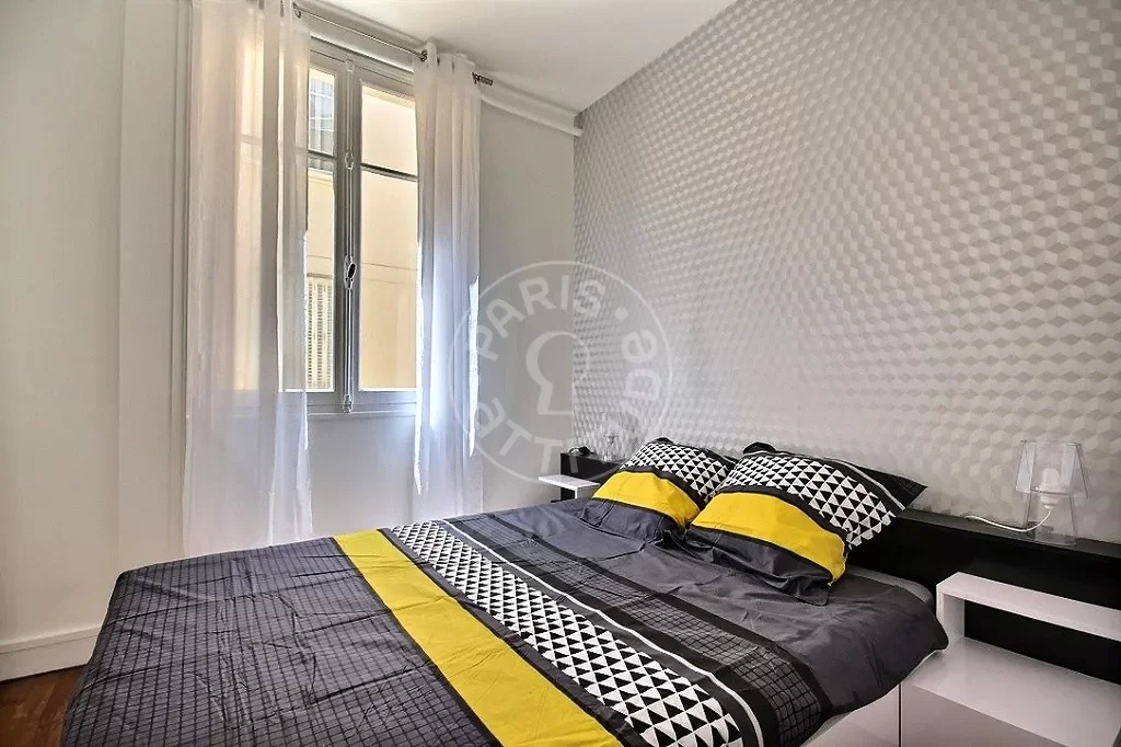 Flat Rue des Renaudes in Paris