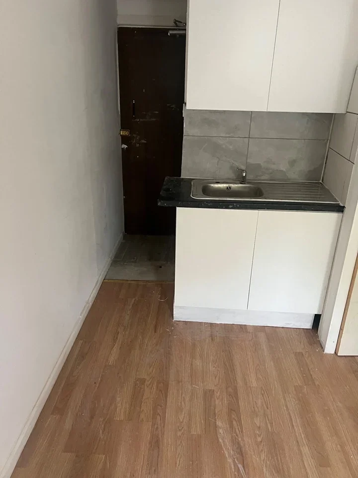 Flat Lancaster Road in Greater London