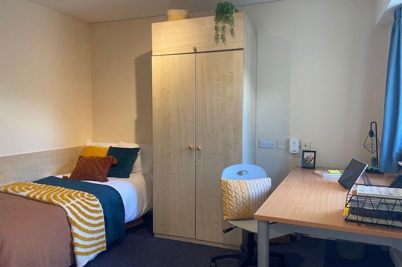 Flat Pentonville Road in Greater London
