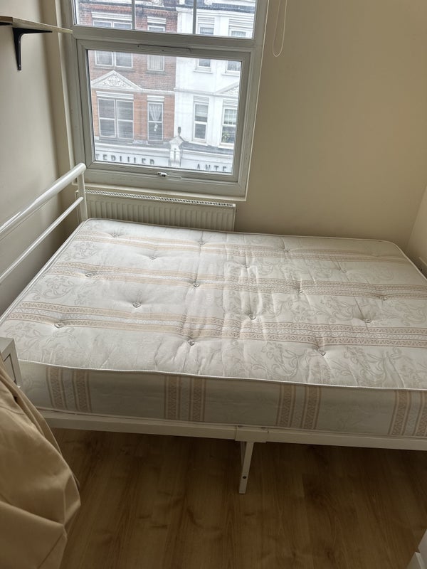 Room Green Lanes in Greater London