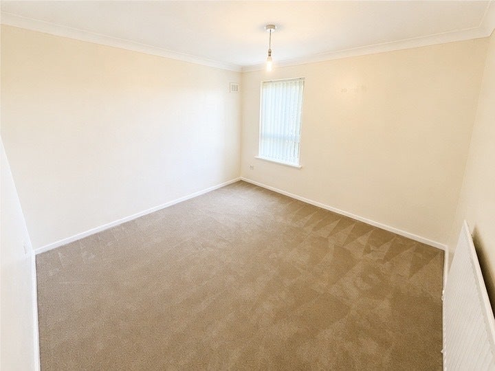 Flat Apperley Way in Dudley